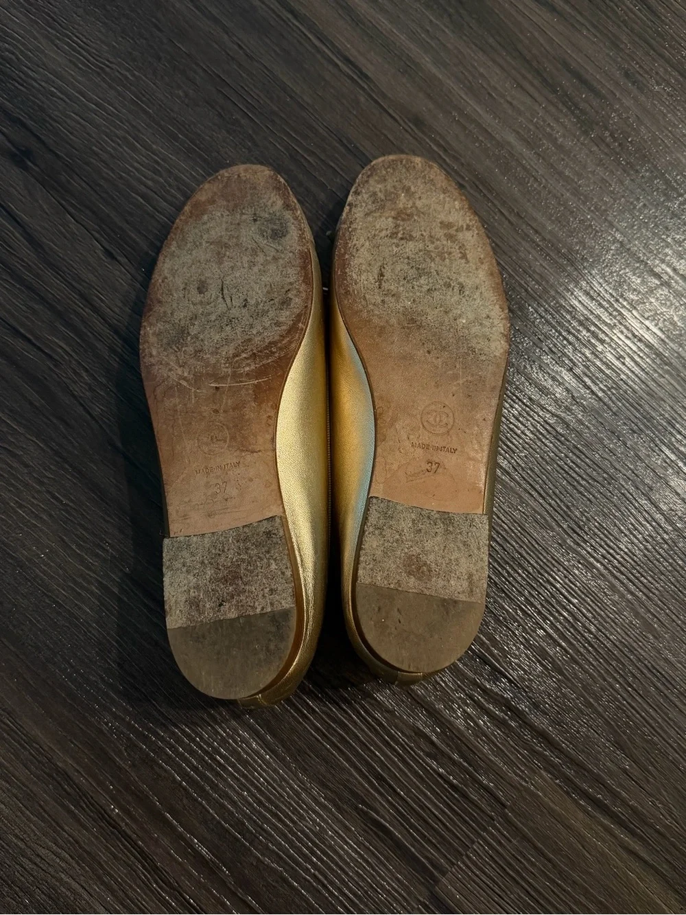 CHANEL Metallic Gold Leather Ballet Flats with Bow Accent